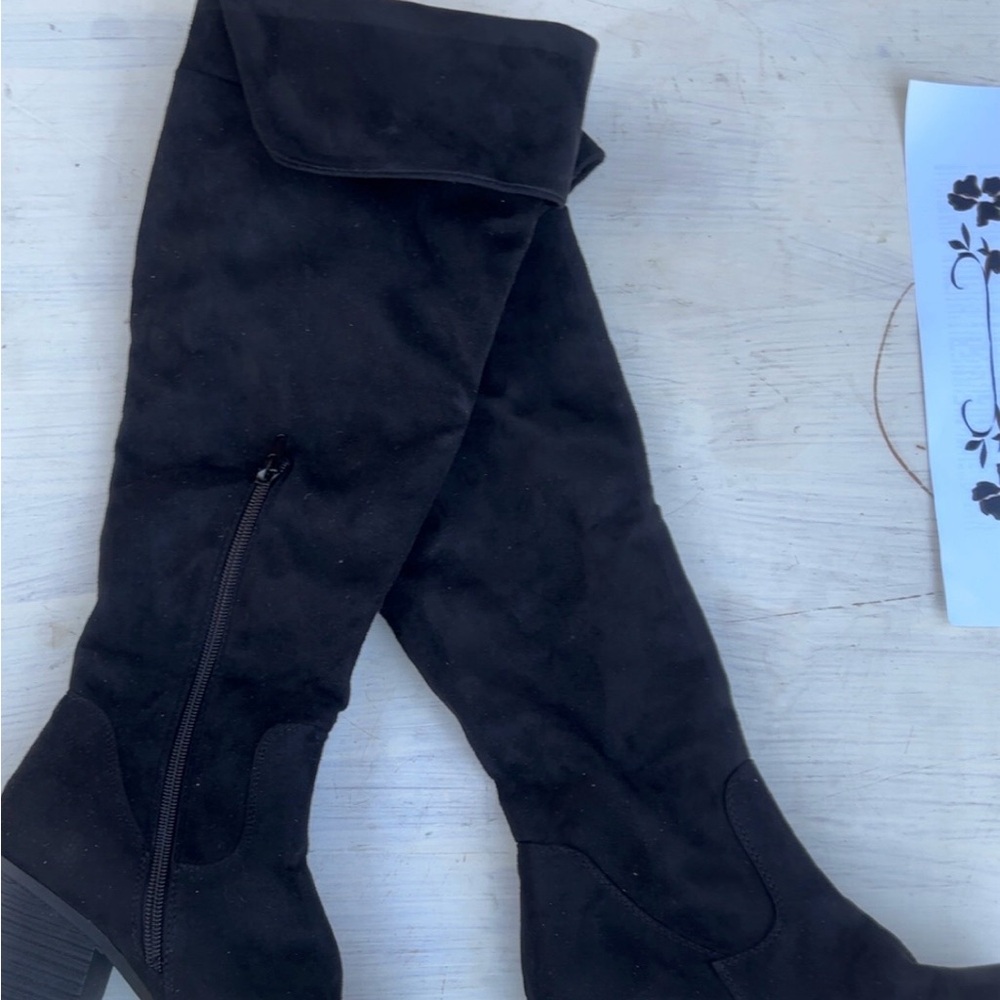 Women's Black Knee-High Boots